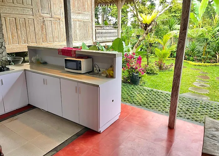 Jane's House & Bedugul Bali ゲストハウス 4*